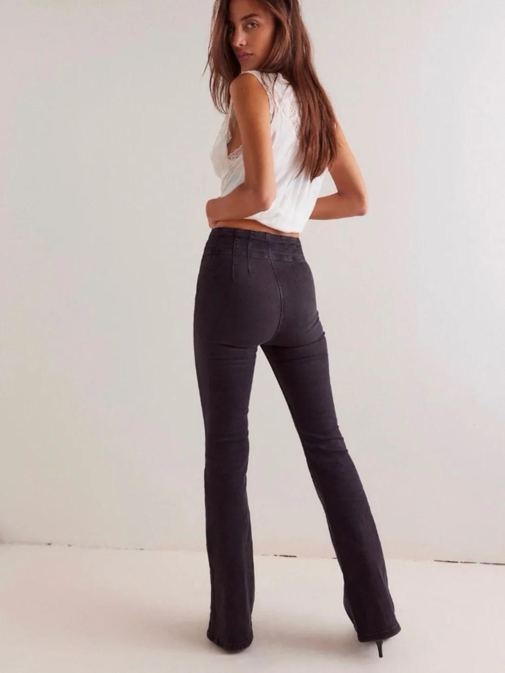 We The Free ‘Jayde’ Flare Jeans 27S
